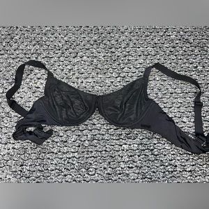 Skims NO SHOW MOLDED UNLINED DEMI BRA